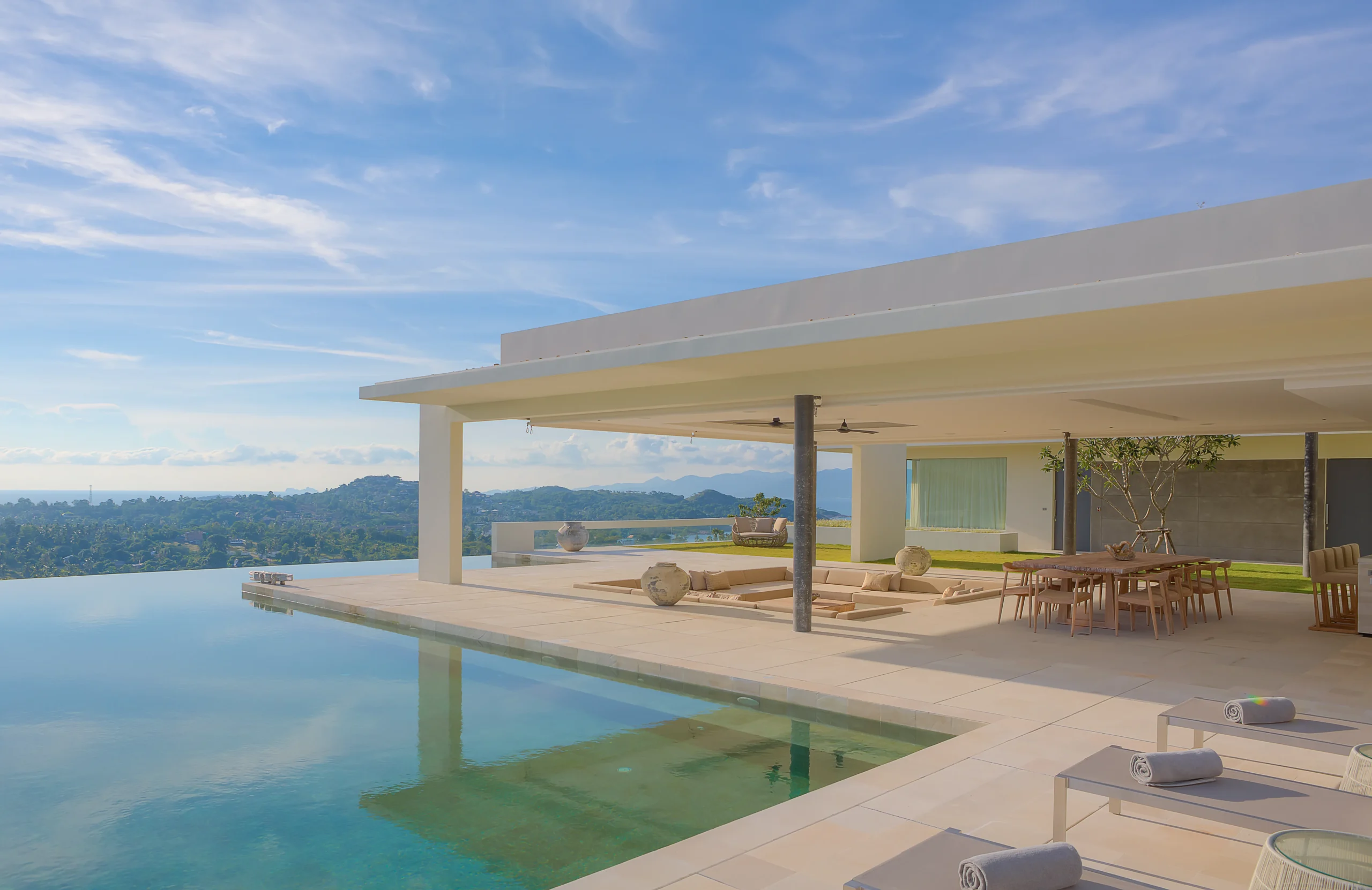 Exterior of luxury villa with infinity pool and panoramic ocean view, Chaweng Noi, Koh Samui
