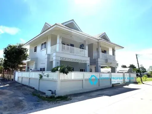 Charming Four-Bedroom Villa in Laem Set, Koh Samui — Fully Furnished & Move-In Ready