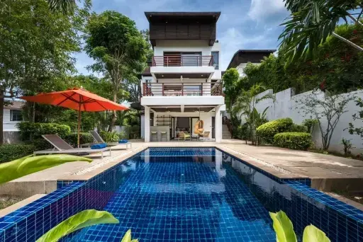 Three-Bedroom Villa with Deep Pool in Plai Laem, Koh Samui